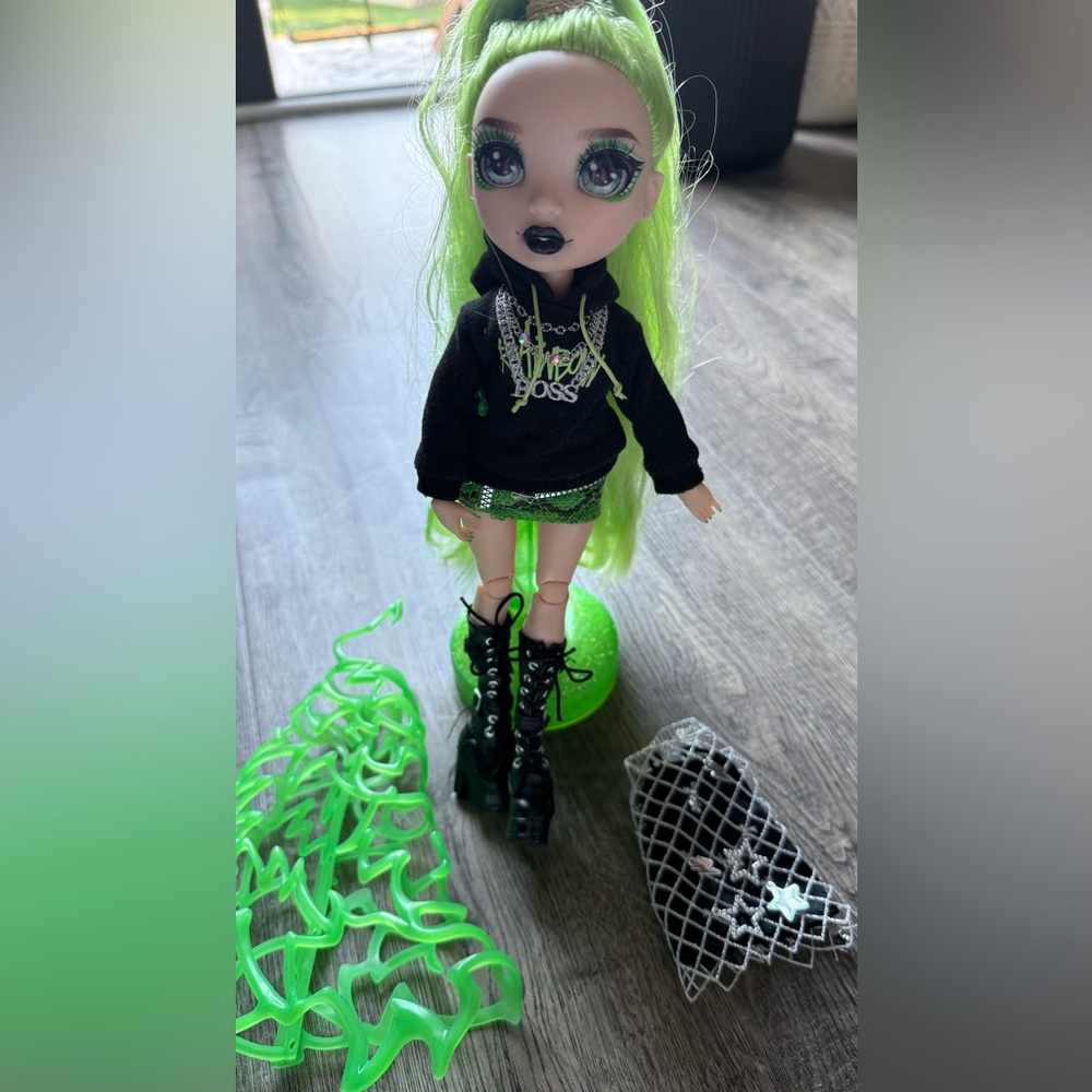 Rainbow High Fantastic Fashion Jade Hunter Doll